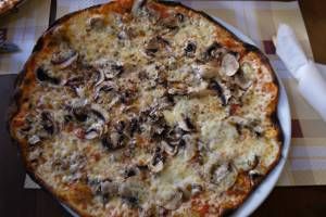 Pizza Funghi - Food in Rome
