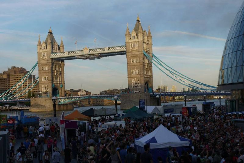 The Thames Festival & Tower Bridge - pictures of the river Thames