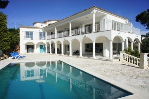 Spanish villa rental - Credit: Homeaway.co.uk