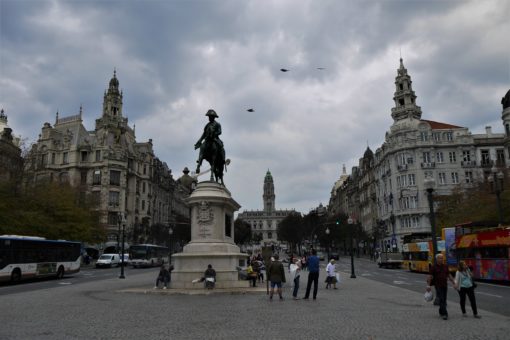 Porto's Monumento a Dom Pedro IV in front of the town hall
