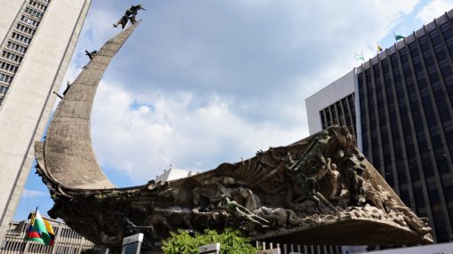 Medellin's Monumento a la Raza