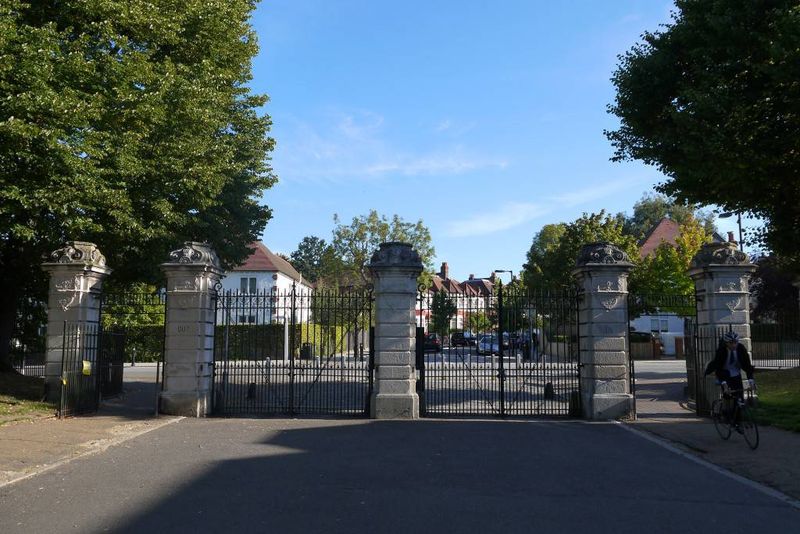 Entrance to Dulwich Park