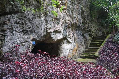 Entrance to the Vieng Xai Caves