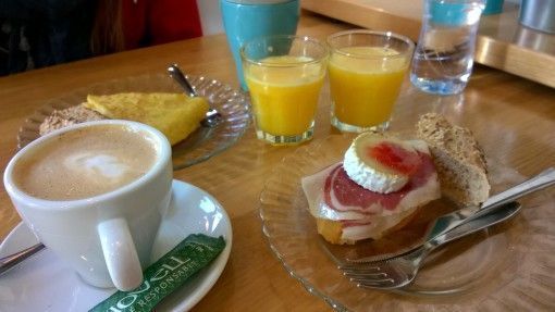 €3.60 coffee, juice and pinchos in Bilbao