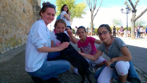 Dog and kids at an English Immersion camp in Spain 