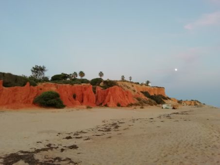 Vale do Lobo Beach, red cliffs and white sand